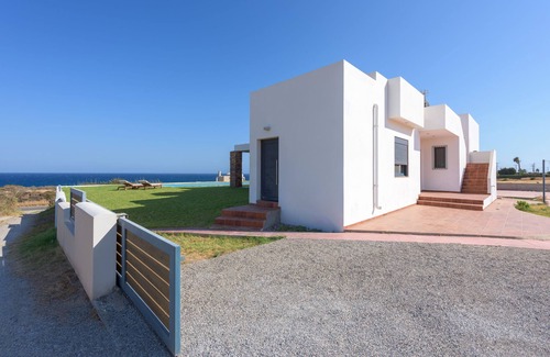 Lahania Villa | Cristelia Seafront & Pool Villa