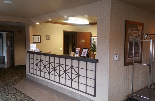 Crivitz Hotel | Crivitz Lodge