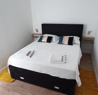 Kukljica Apartment | Crni apartman