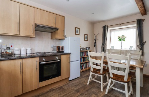 Scawton Cottage | CROFT GRANARY, family friendly, with a garden in Stillington
