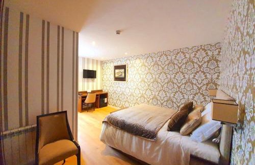 Chaumont-sur-Tharonne Hotel | Croix Blanche de Sologne