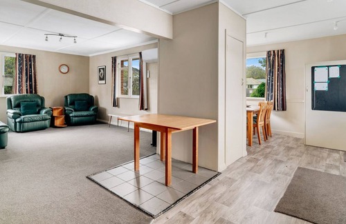 Lowburn House | CROMWELL COTTAGE - CROMWELL HOLIDAY HOME, family friendly in Cromwell