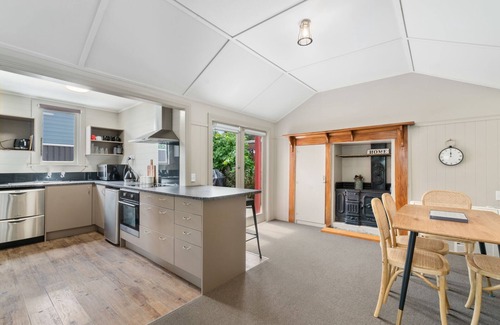 Lowburn House | Cromwell Cutie - Cromwell Holiday Home
