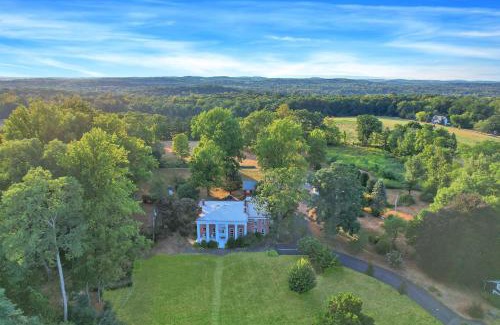 Cornwall Bed & Breakfast | Cromwell Manor Inn
