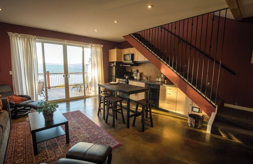 Okanagan-Similkameen House | Crooked Tree Guest Suites