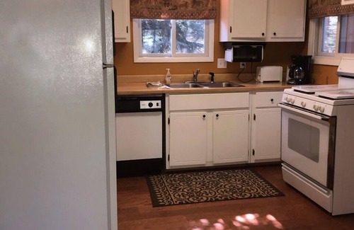 Bayfield House | Crosshouse Cabin on Vallecito Creek