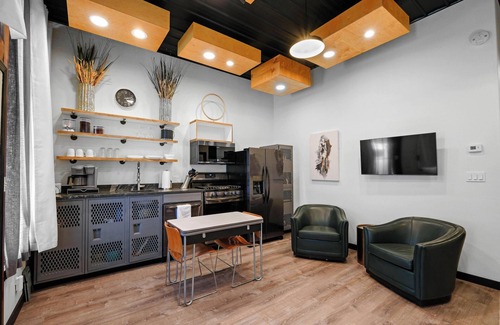 Carthage Apartment | Crossroads Suite: Steps Away from Historic Rt. 66 and Carthage Square