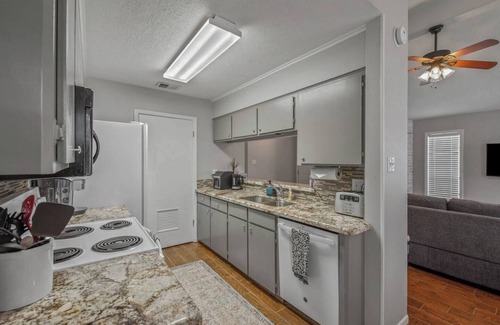 College Station Apartment | Crosstimbers Oasis - 4 miles from Olsen Field