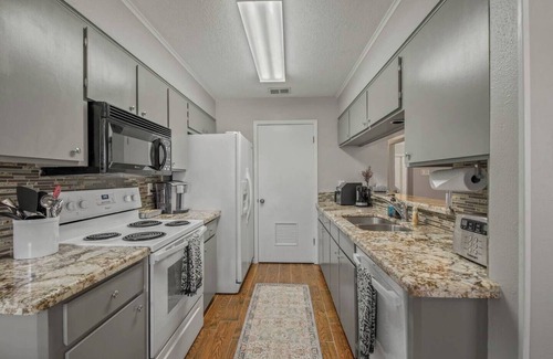 College Station Apartment | Crosstimbers Oasis - 4 miles from Olsen Field