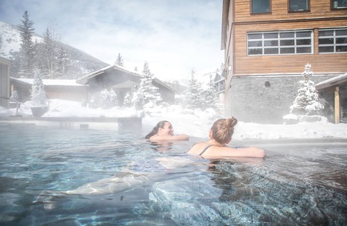 Kananaskis Hotel | Crosswaters Resort at Kananaskis