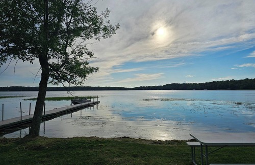 Nevis Cabin | Crow Crest Lodge Resort #7 Waters Edge, Stunning Sunsets, Family Getaway
