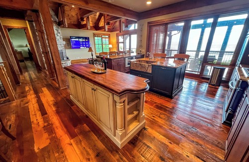 West Jefferson Cabin | Crown Jewel - Mountain Magic: October in the Carolinas