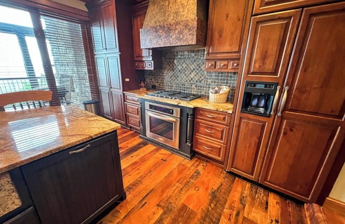 West Jefferson Cabin | Crown Jewel - Mountain Magic: October in the Carolinas