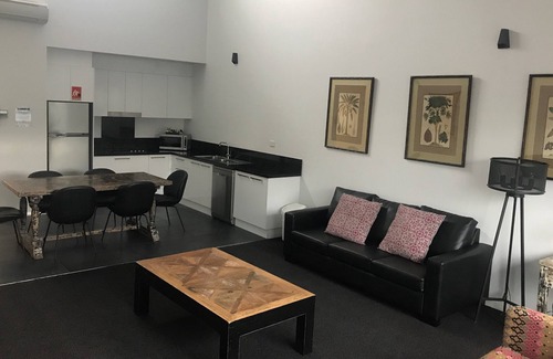 Cooks Hill Apartment | Crown on Darby