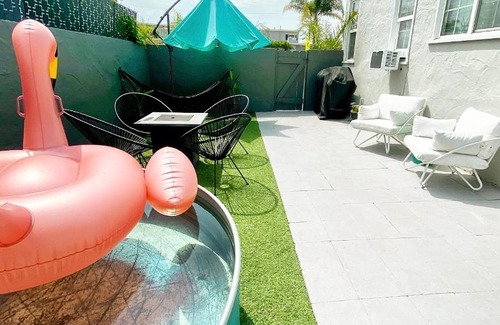 Crown Point House | Crown Point Home w/Cowboy Pool 2 Blocks to Bay