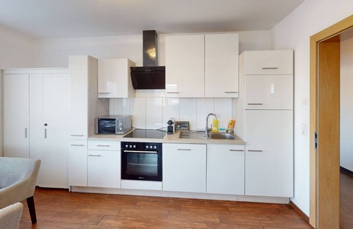 Dornbirn Apartment | Crown : Tolles Appartment - Küche - Parkplatz