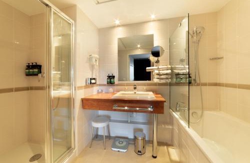 6th Arrondissement Hotel | Crowne Plaza Lyon - Cité Internationale