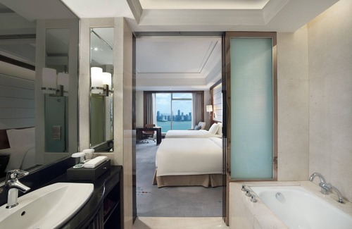 Donghu Qu Hotel | Crowne Plaza Nanchang Riverside by IHG