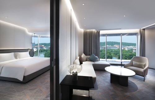 Hongshan Hotel | Crowne Plaza Wuhan Optics Valley by IHG