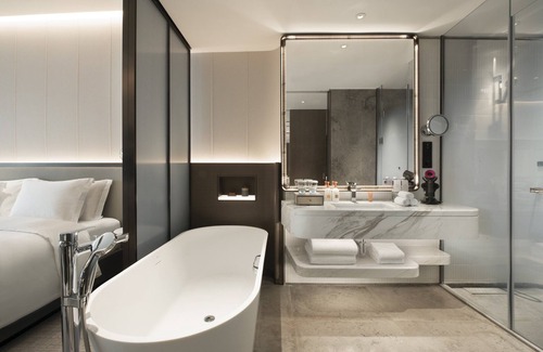 Hongshan Hotel | Crowne Plaza Wuhan Optics Valley by IHG