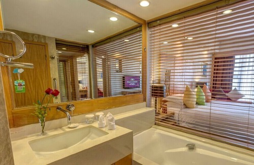 Chikan District Hotel | Crowne Plaza Zhanjiang, an IHG Hotel