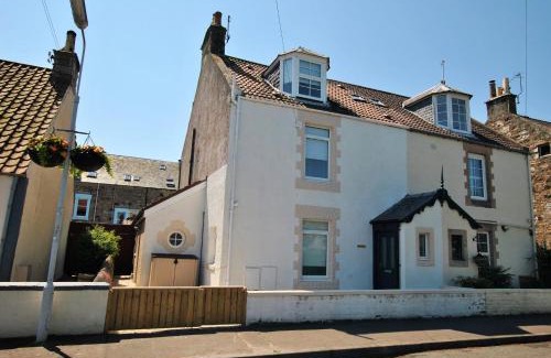 St Monans House | Crows Neuk- fabulous coastal family home