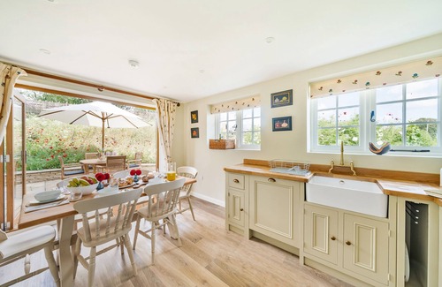 Cheselbourne House | Crumpet Cottage - sleeps 4 guests in 2 bedrooms
