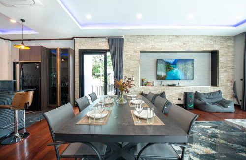 Huai Yai Villa | Crystal Bay Pool Villa Pattaya