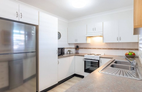 Fingal Bay House | Crystal by the Bay , 5/4-6 Crystal Cl - air conditioned, Wi-Fi and close to the beach