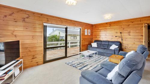 Snells Beach House | Crystal Clear - Snells Beach Holiday Home