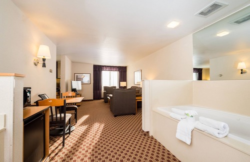 Great Falls Hotel | Crystal Inn Hotel & Suites Great Falls