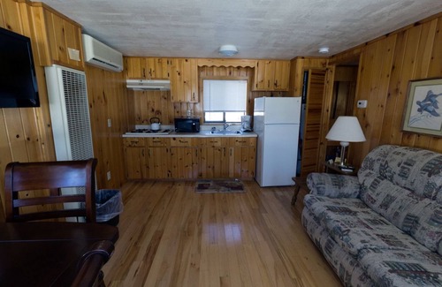 Beulah Hotel | Crystal Lake Resort