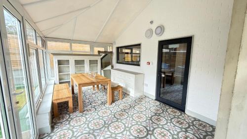 Anerley House | Crystal Palace Stylish Large Ensuite Double Room