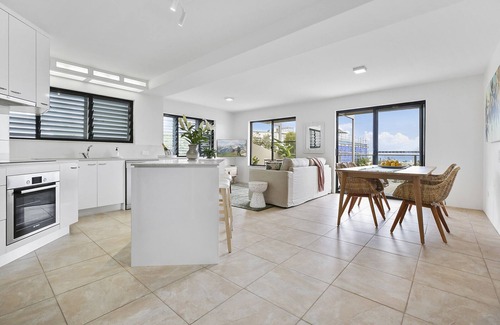 Sunshine Beach Apartment | Crystal Shores Unit 3, 200m from beach, dog friendly