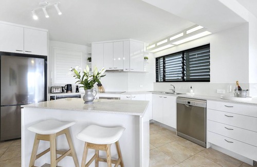 Sunshine Beach Apartment | Crystal Shores Unit 3, 200m from beach, dog friendly