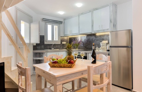 Messaria Apartment | Crystal Villas Santorini 2