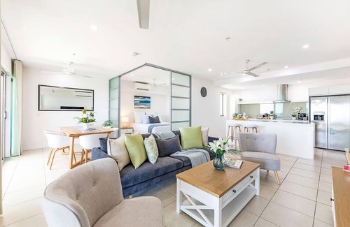 Darwin City Centre Apartment | Crystal Waterfront A Panoramic Balcony Haven