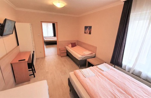 Kecskemet Apartment | Csalogány Apartman
