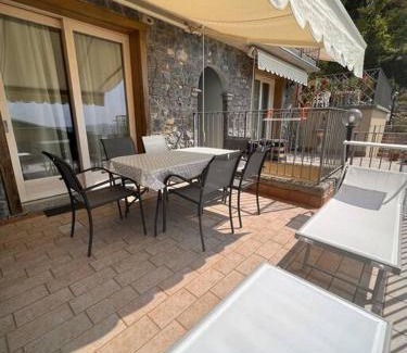 Parzanica Apartment | Csendes és nyugodt hely medencével.