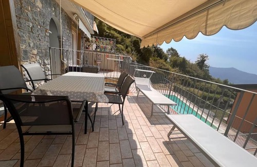 Parzanica Apartment | Csendes és nyugodt hely medencével.