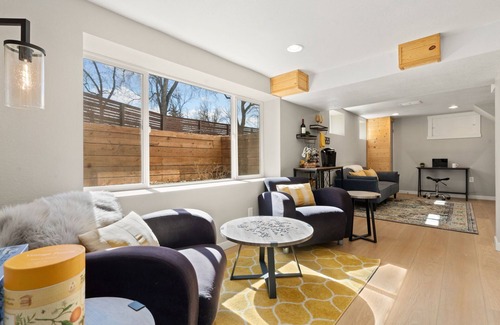 University Park House | CSU Hideaway King Bd, Backyard Oasis, EV Charger