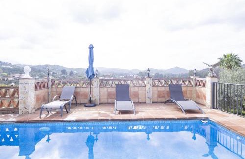 Coin House | Cubo's Finca Micaela