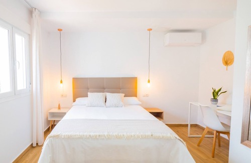 Torre de Benagalbon Bed & Breakfast | Cubo's Hostal William's Sunny 1 Adapted with Breakfast/disabled access with Breakfast/free wifi
