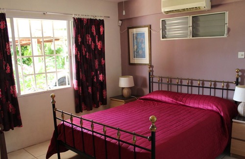 Lance aux Epines Apartment | Cuckoo's Nest - One bedroom flat in private villa