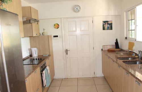 Lance aux Epines Apartment | Cuckoo's Nest - One bedroom flat in private villa