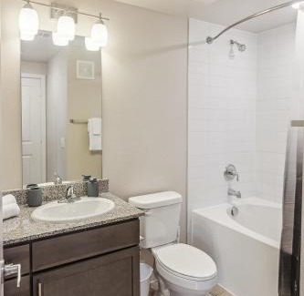 Southeast Houston Apartment | Cullen 4307 I Parking I Pool I Gym I 2bd2bth