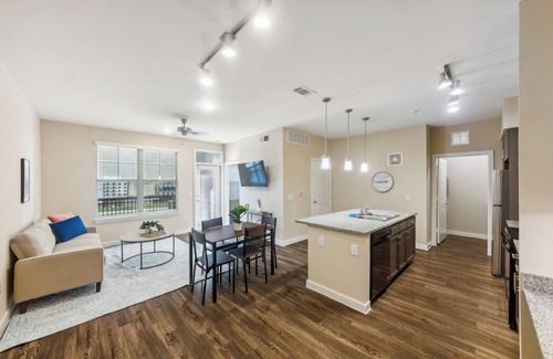 Southeast Houston Apartment | Cullen 6103 I New Construction 1Bd Apt I Gated