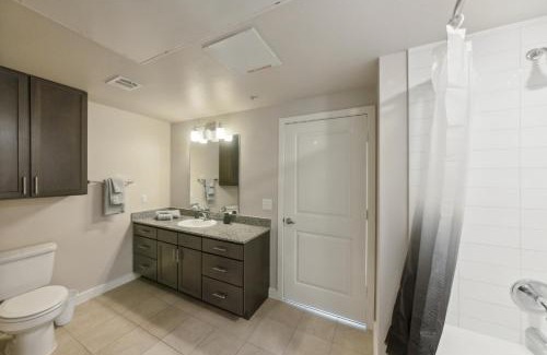 Southeast Houston Apartment | Cullen 8206 I New Construction 1bd Apt I Gated