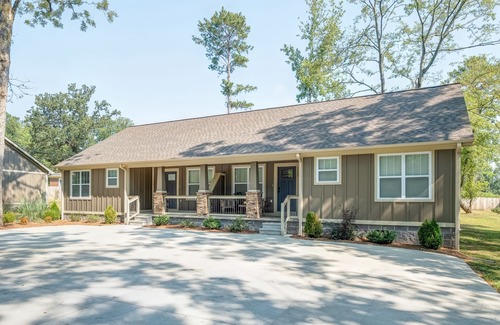 Cullman Apartment | Cullman Craftsman Corporate Duplex Home