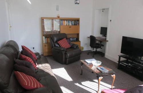 Largs House | Cumbrae View House (Licence no NA00109F)